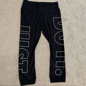 Nike Cropped Leggings